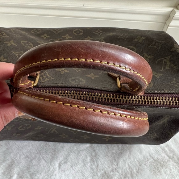 Authentic Louis Vuitton Speedy 30 Vintage (Fair Condition) - Picture 10 of 15